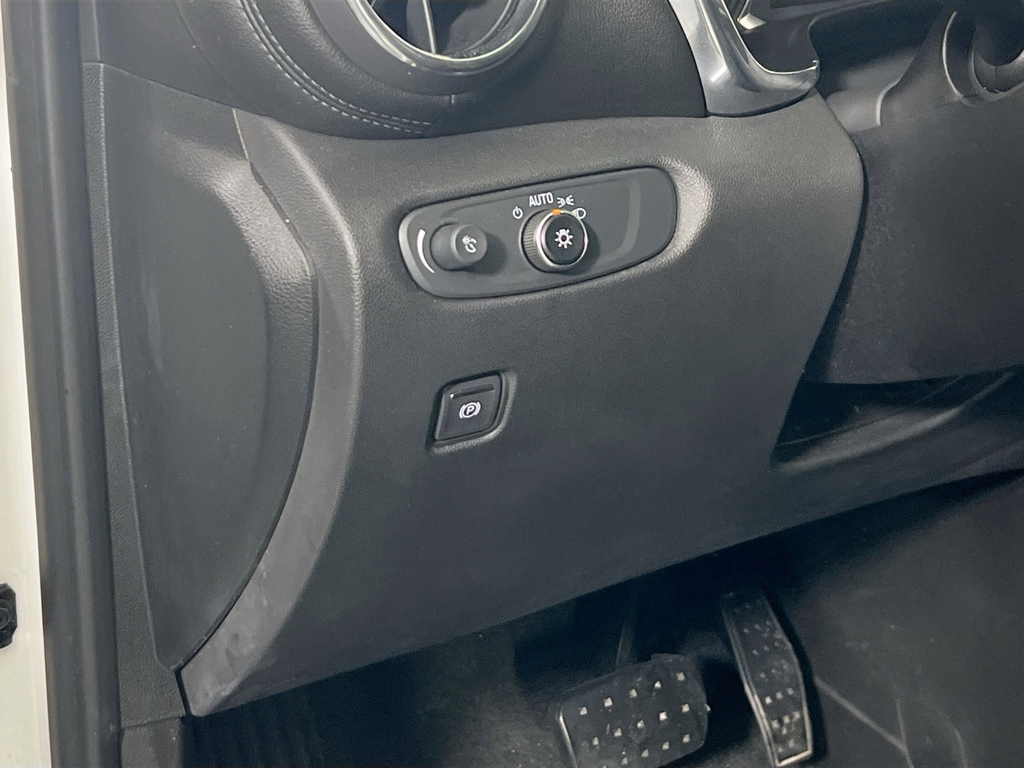 Used 2019 Chevrolet Blazer LT image 10