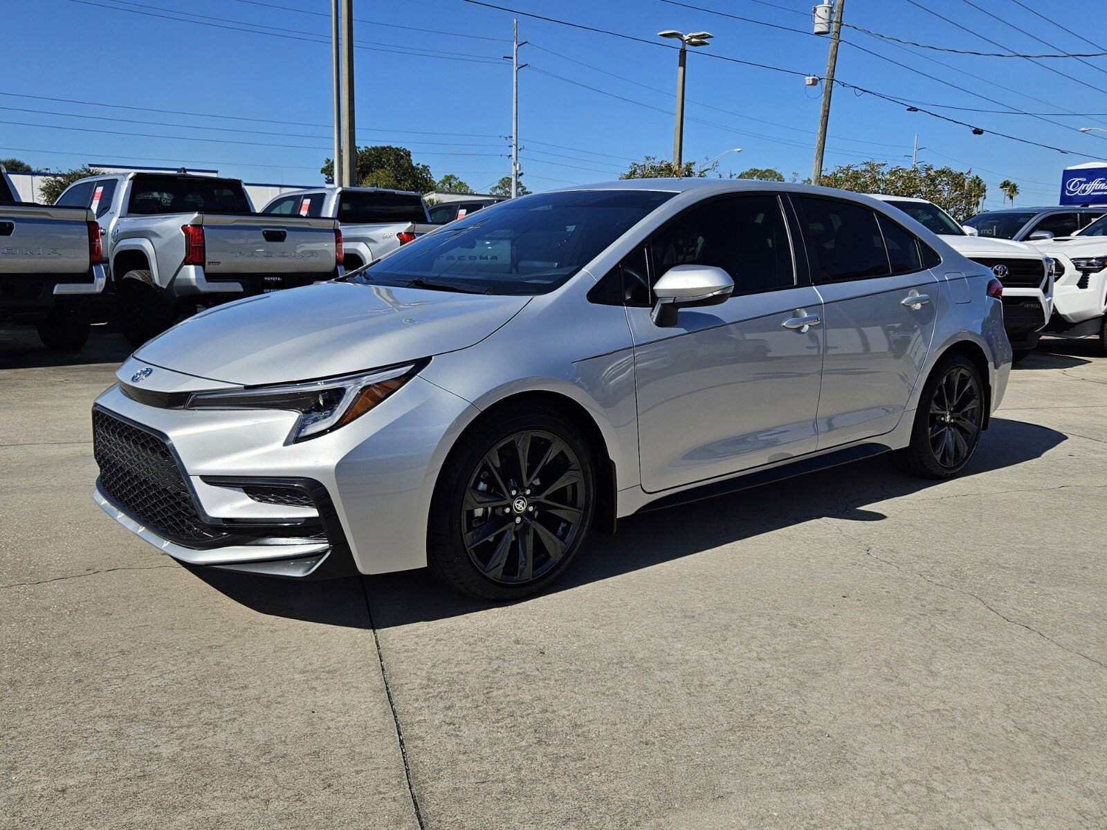 Certified 2025 Toyota Corolla SE image 3