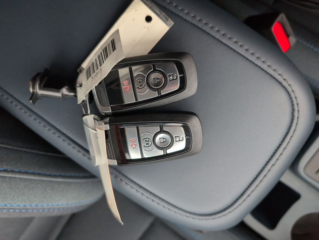 New 2025 Ford Maverick XLT w/ XLT Luxury Package image 32