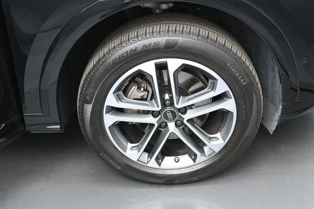 Used 2025 Audi Q5 Premium w/ Convenience Package AWD/4WD image 40
