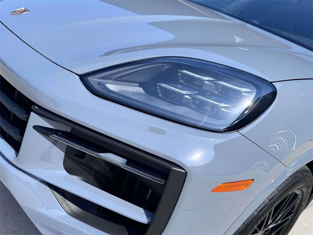 New 2025 Porsche Cayenne Coupe image 11