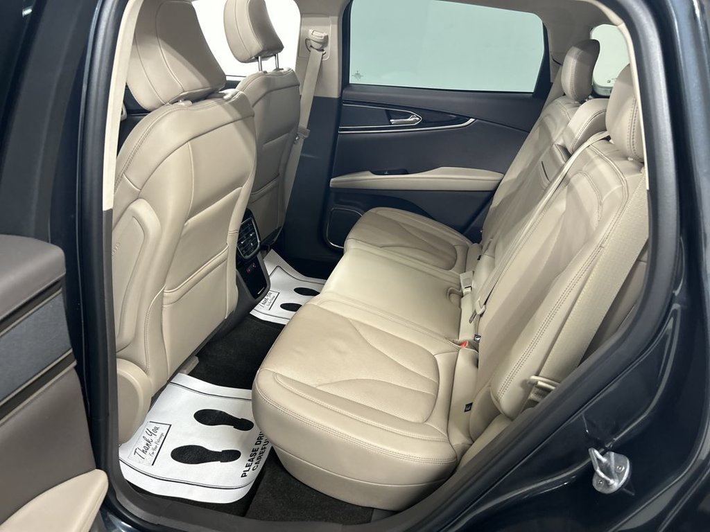 Used 2023 Lincoln Nautilus Reserve AWD/4WD image 21