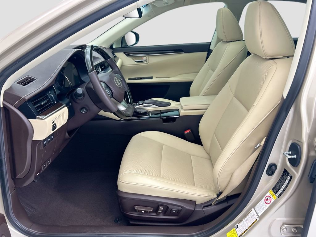 Used 2018 Lexus ES 350 w/ Navigation System Package image 18