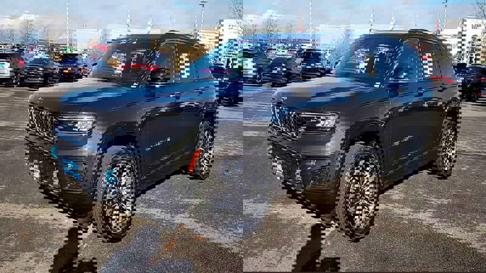 Used 2024 Jeep Grand Cherokee Overland w/ Trailer Tow Package image 4