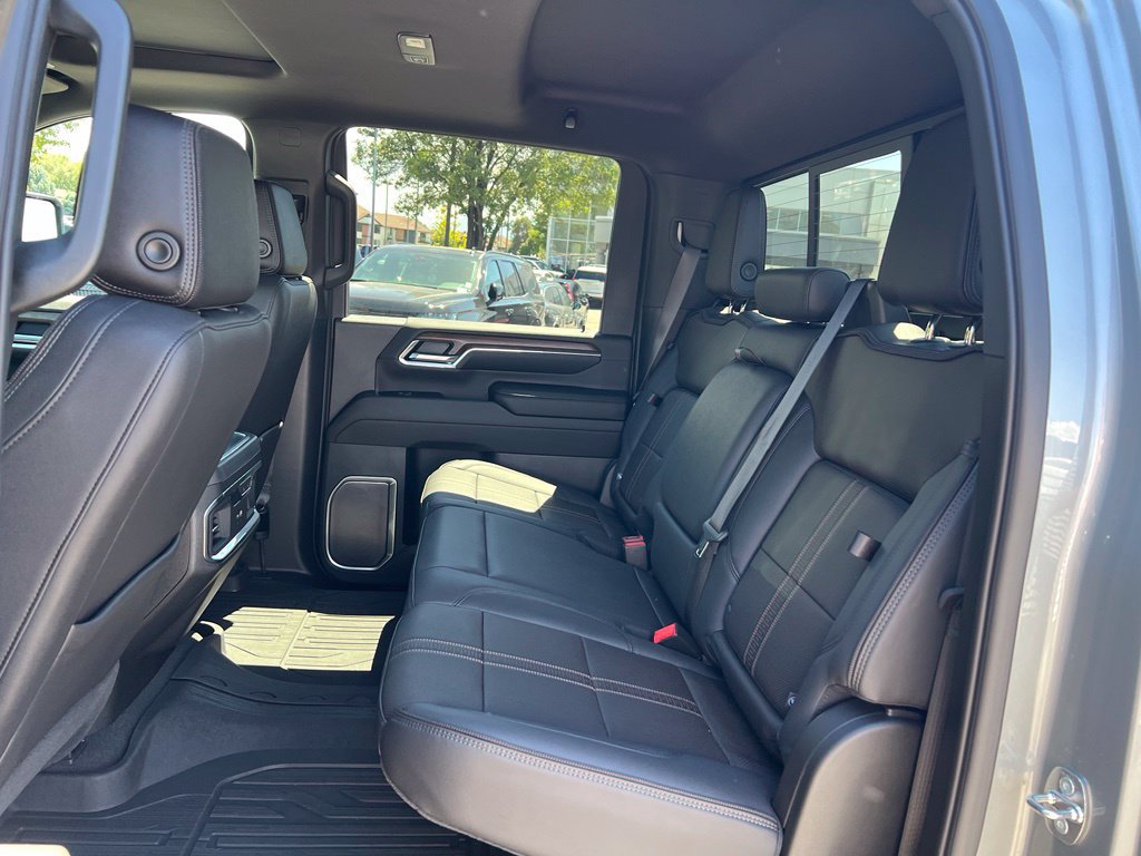 Used 2024 Chevrolet Silverado 3500 High Country w/ High Country Premium Package AWD/4WD image 24
