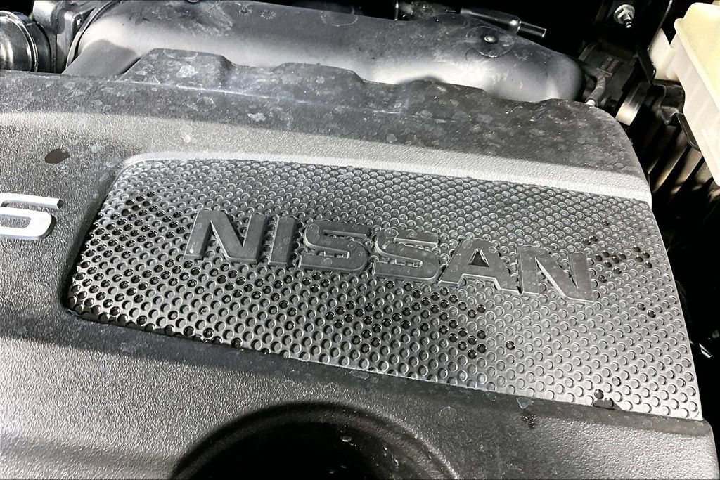 Used 2022 Nissan Pathfinder SL AWD/4WD image 32