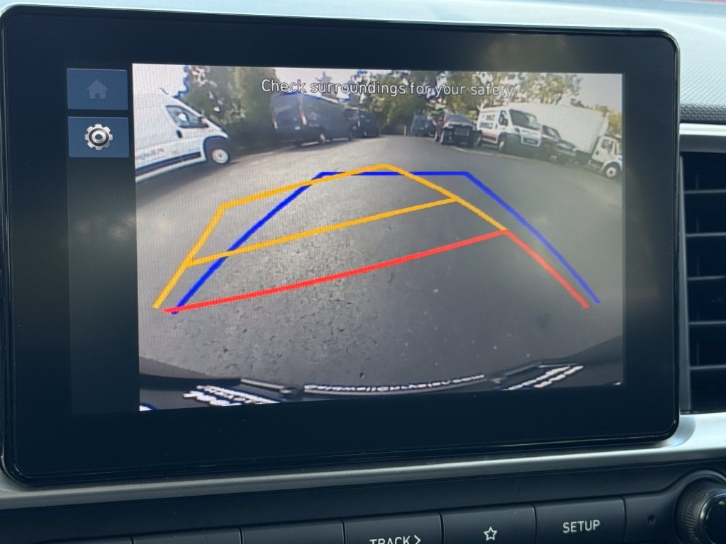 Used 2025 Hyundai Venue SEL FWD image 30