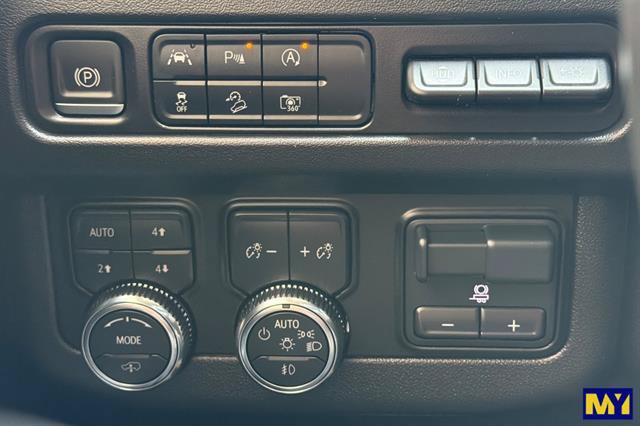 Certified 2024 GMC Yukon XL AT4 w/ AT4 Premium Plus Package AWD/4WD image 35