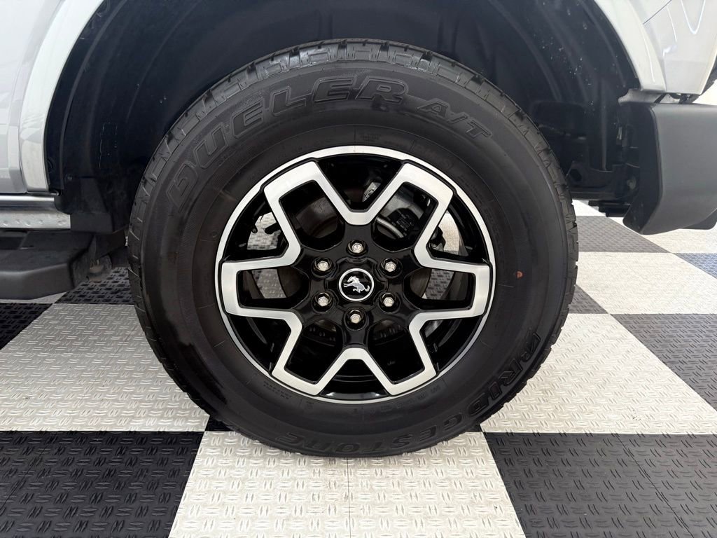 Used 2024 Ford Bronco Outer Banks image 12