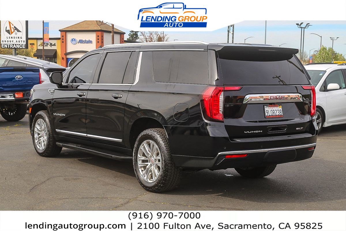 Used 2021 GMC Yukon XL SLT image 2