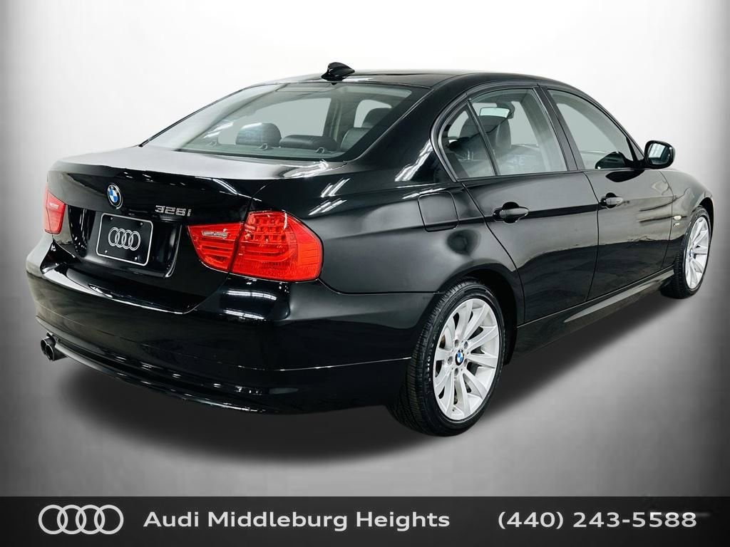 Used 2011 BMW 328i xDrive Sedan image 8