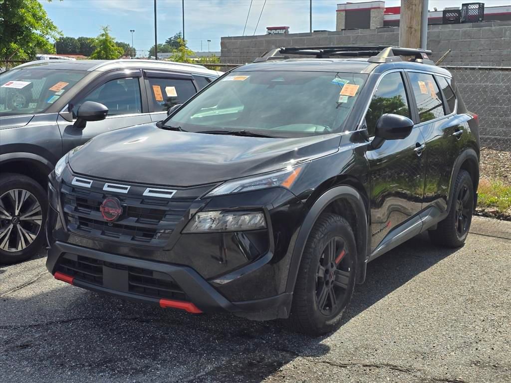 Used 2025 Nissan Rogue SV AWD/4WD image 2