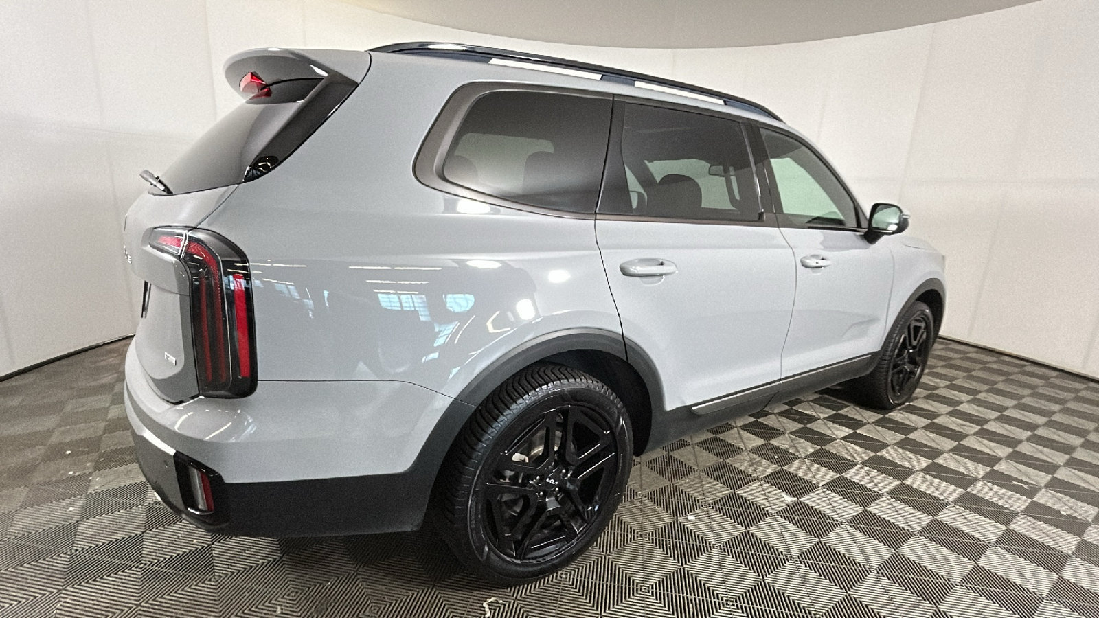 Used 2023 Kia Telluride EX X-Line AWD/4WD image 3