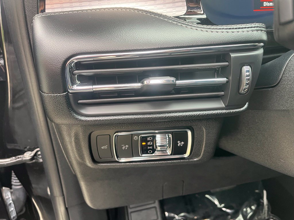 Certified 2023 Lincoln Corsair AWD w/ Equipment Group 101A image 40