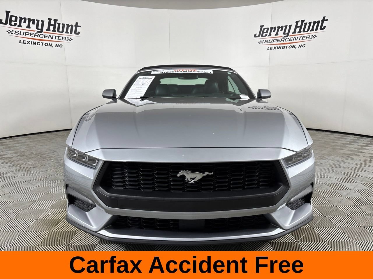 Used 2025 Ford Mustang Premium RWD image 3