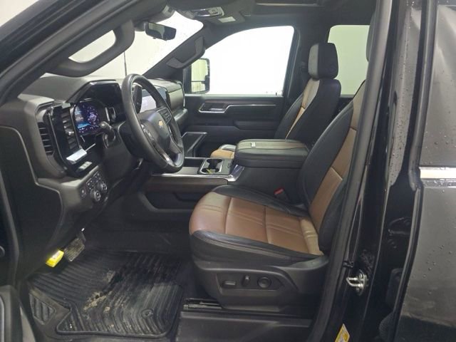 Used 2024 Chevrolet Silverado 3500 High Country w/ High Country Premium Package AWD/4WD image 7