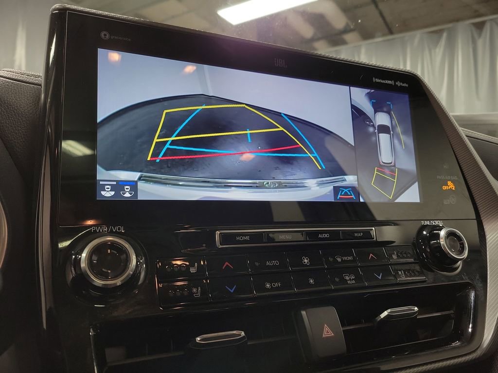 Used 2022 Toyota Highlander Platinum image 18