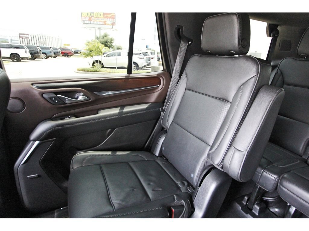 Used 2022 GMC Yukon Denali AWD/4WD image 9