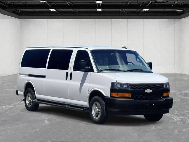 Used 2023 Chevrolet Express 3500 LS RWD image 3