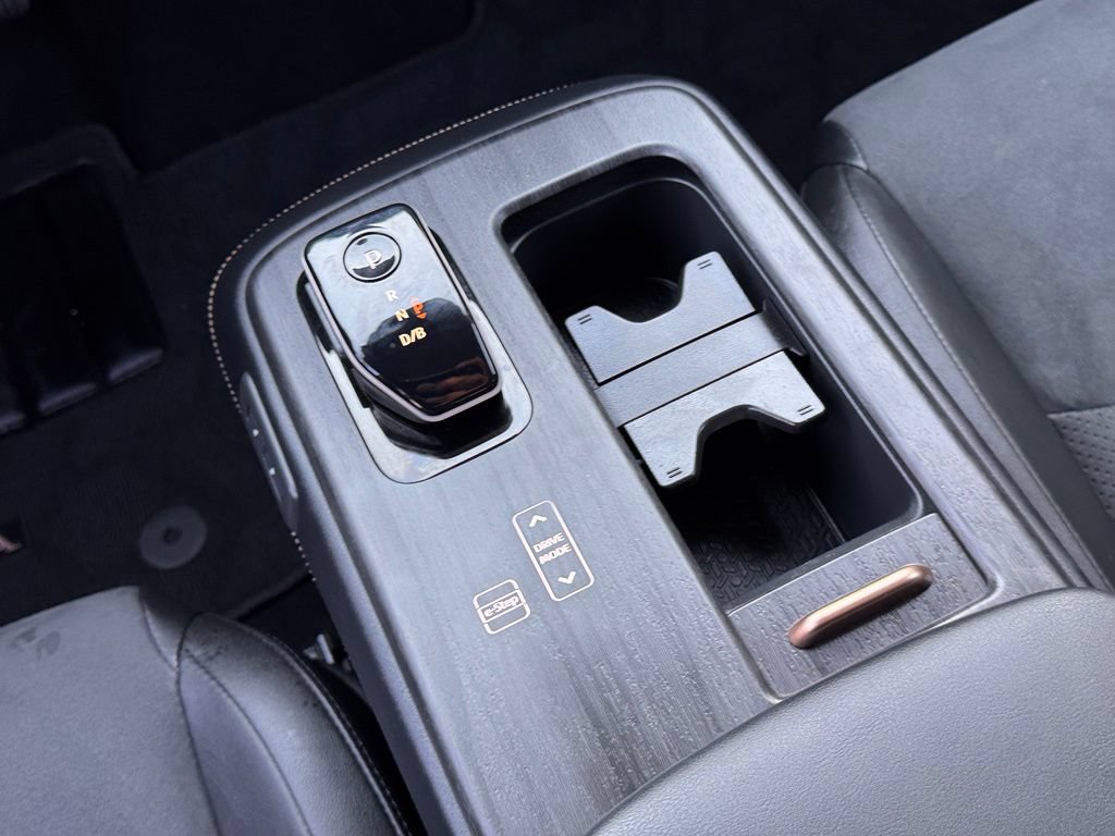 Certified 2024 Nissan Ariya FWD image 17