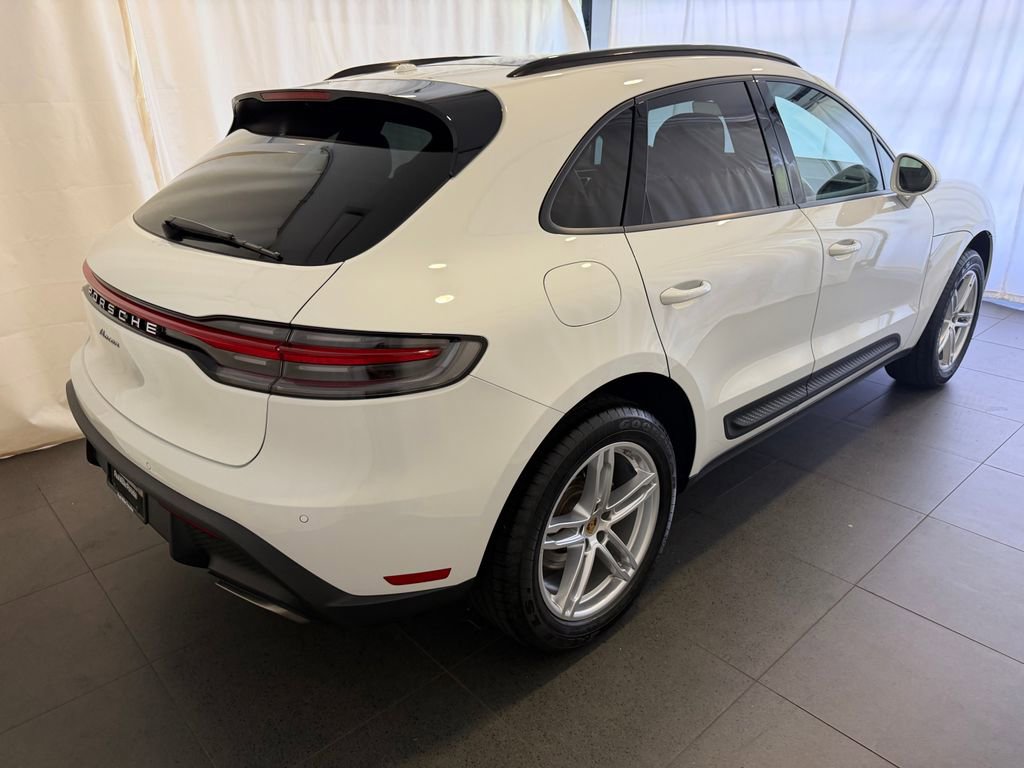 Certified 2023 Porsche Macan AWD/4WD image 9