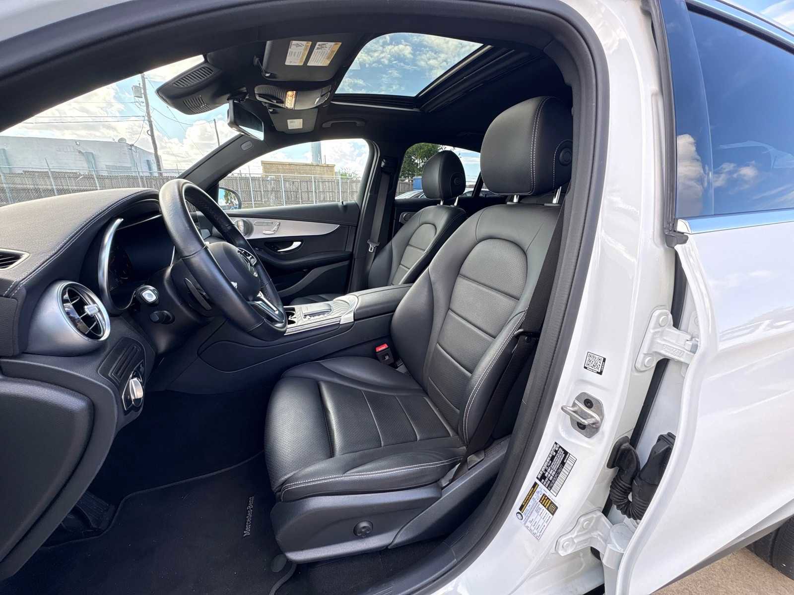 Used 2023 Mercedes-Benz GLC 300 4MATIC Coupe image 15