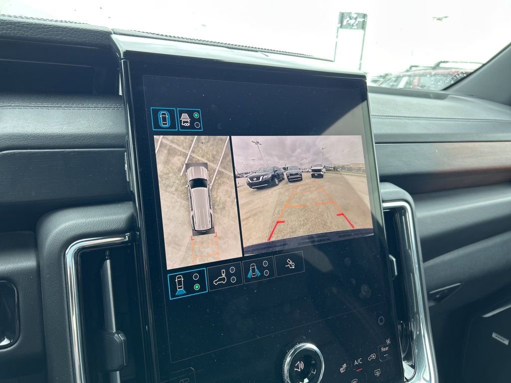 Used 2025 GMC Yukon XL Denali RWD image 24