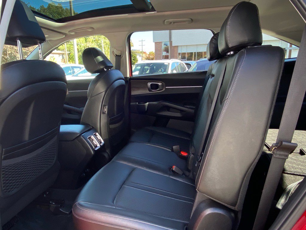 Used 2022 Kia Sorento S w/ Panoramic Sunroof Package image 21