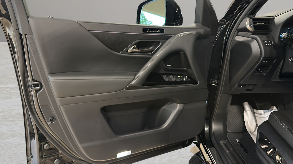 New 2026 Lexus LX 700h Luxury AWD/4WD image 13