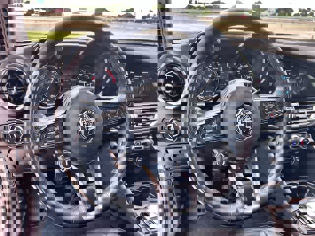 Used 2020 Alfa Romeo Giulia Ti w/ Nero Edizione image 17