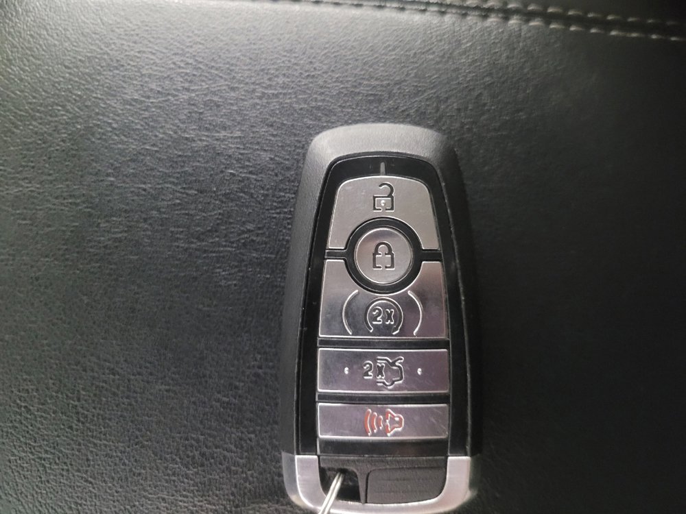 Used 2018 Ford Edge Titanium w/ Equipment Group 302A FWD image 32