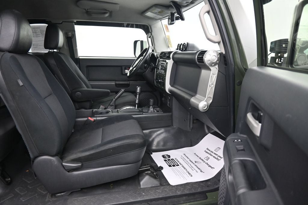 Used 2012 Toyota FJ Cruiser 4WD w/ Convenience Pkg image 13