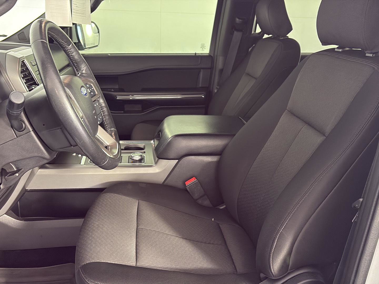 Used 2018 Ford Expedition XLT image 25