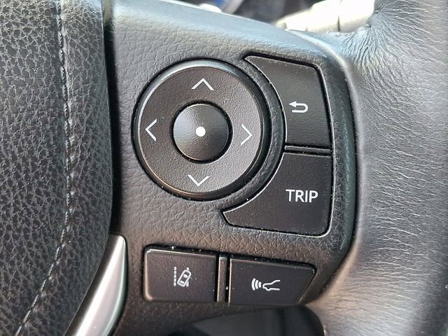 Used 2018 Toyota Corolla XSE image 20