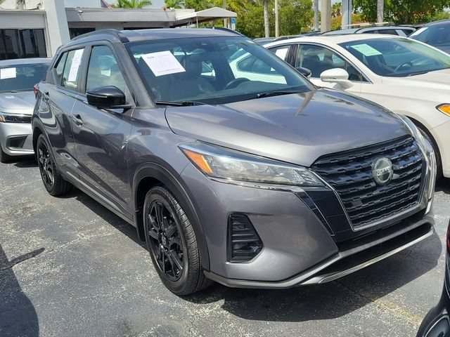 Used 2021 Nissan Kicks SR w/ SR Premium Package FWD image 2