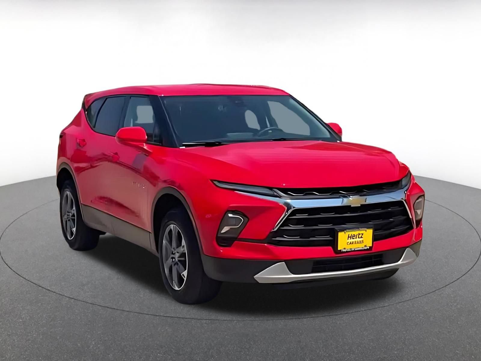 Used 2025 Chevrolet Blazer LT FWD image 3
