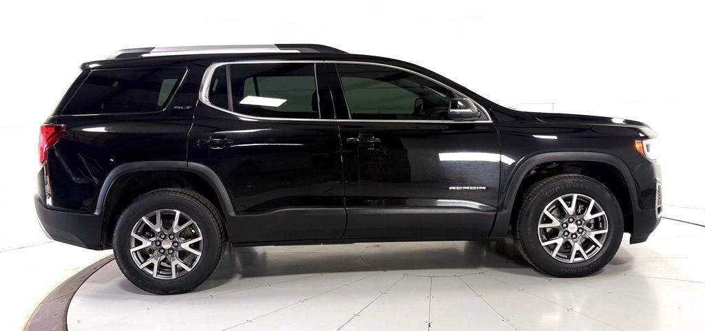 Used 2023 GMC Acadia SLT image 3