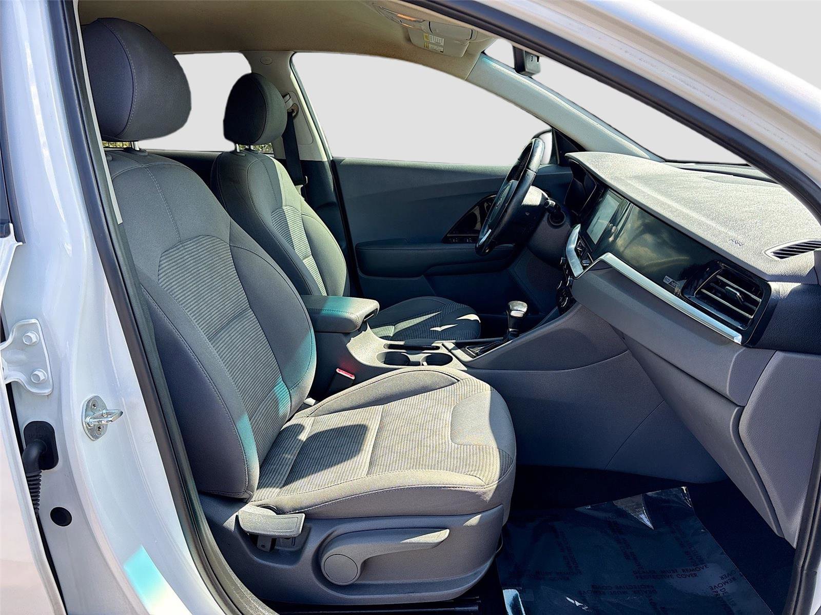 Used 2020 Kia Niro LXS FWD image 25