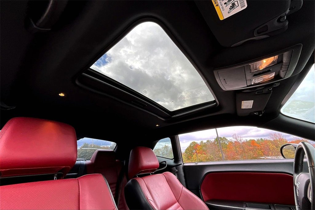 Used 2013 Dodge Challenger R/T image 18