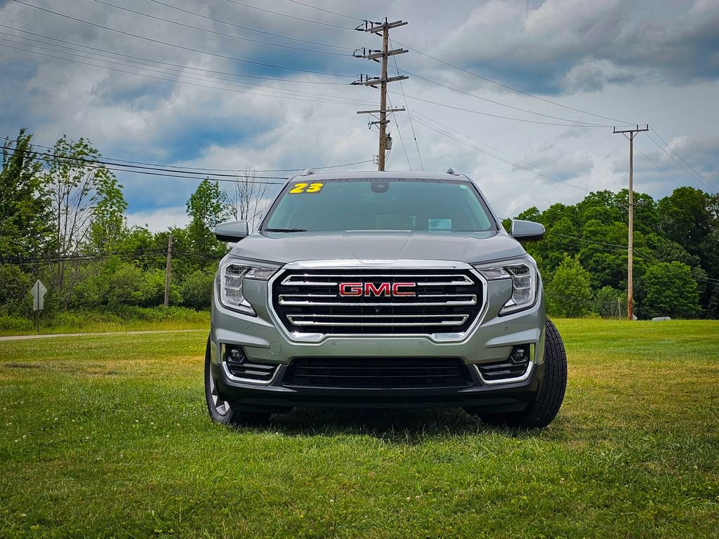 Used 2023 GMC Terrain SLT w/ Tech Package AWD/4WD image 8