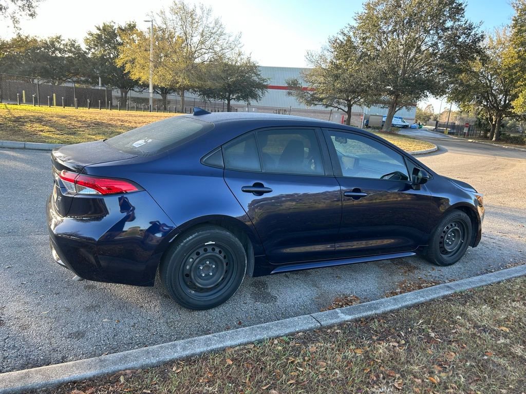 Used 2022 Toyota Corolla LE image 6