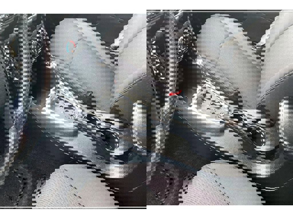 Used 2014 Chrysler 200 LX image 19