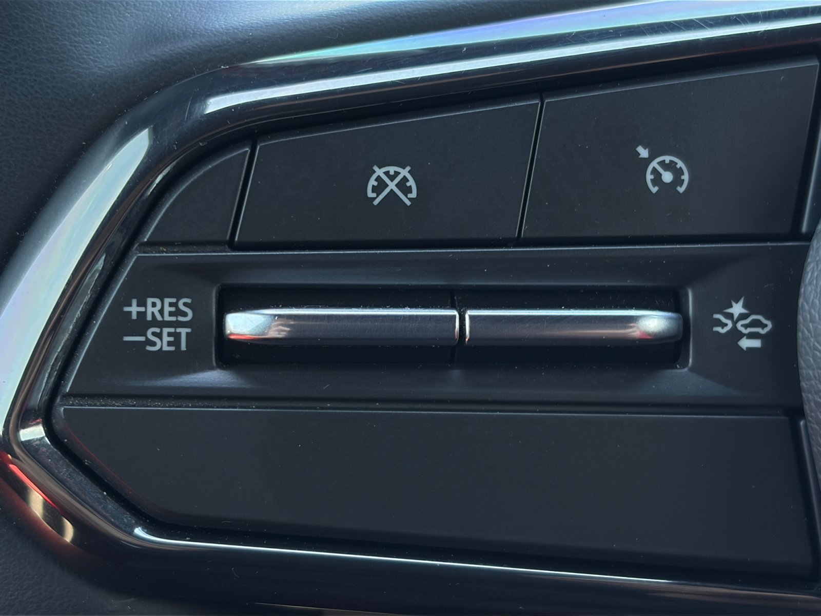 Used 2024 Chevrolet Equinox EV RS FWD image 33