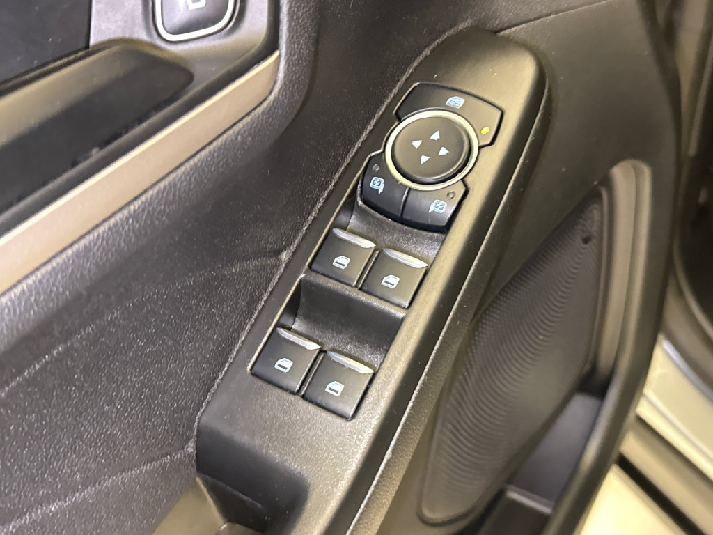 Used 2022 Ford Escape SE w/ SE Sport Appearance Package FWD image 20