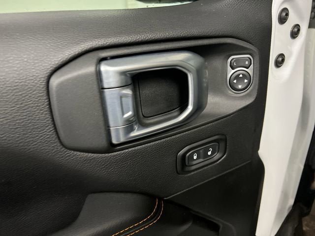 Used 2022 Jeep Gladiator Mojave w/ Cold Weather Group AWD/4WD image 23