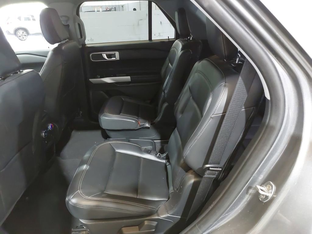 Used 2021 Ford Explorer XLT w/ Equipment Group 202A RWD image 15