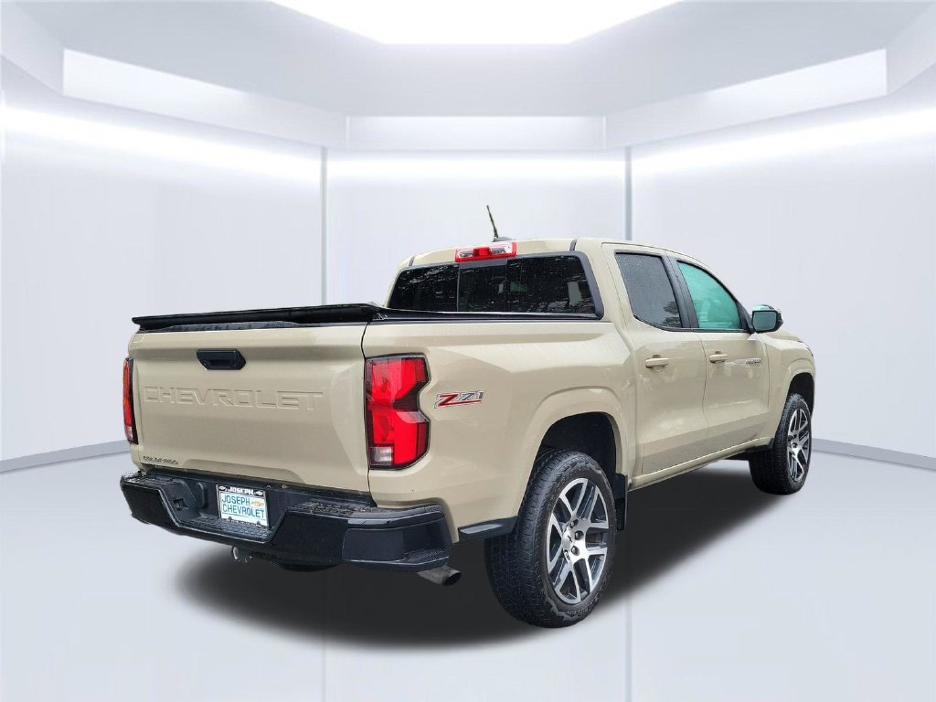 Used 2023 Chevrolet Colorado Z71 w/ Z71 Convenience Package 2 AWD/4WD image 5