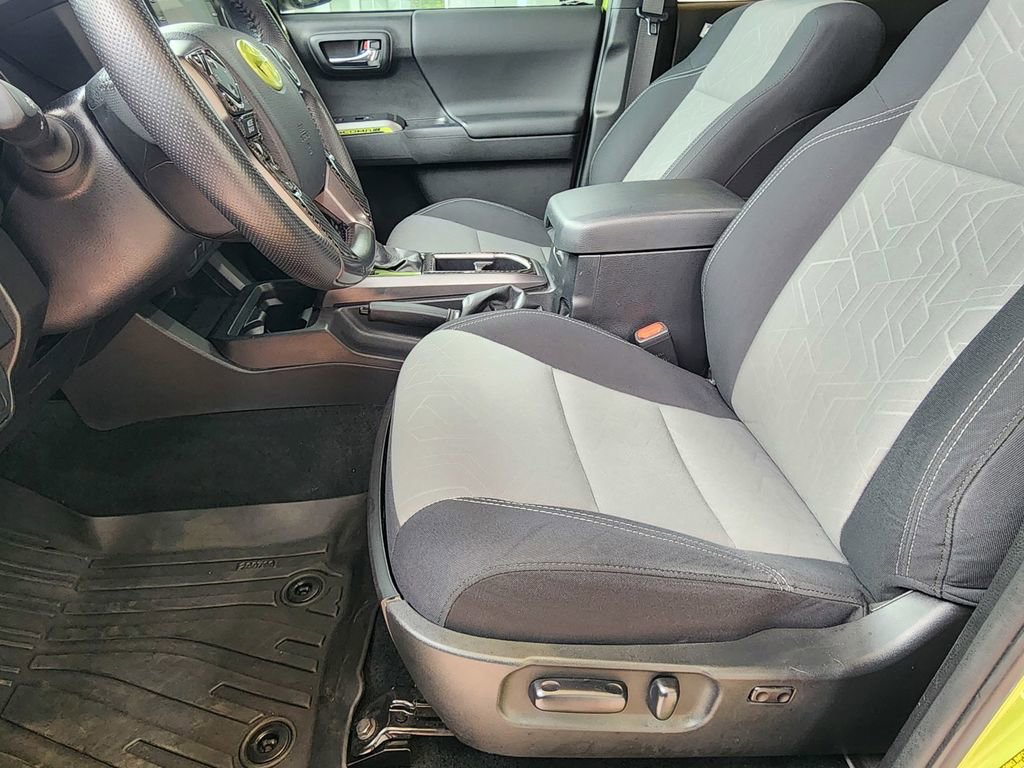 Used 2023 Toyota Tacoma TRD Off-Road image 24