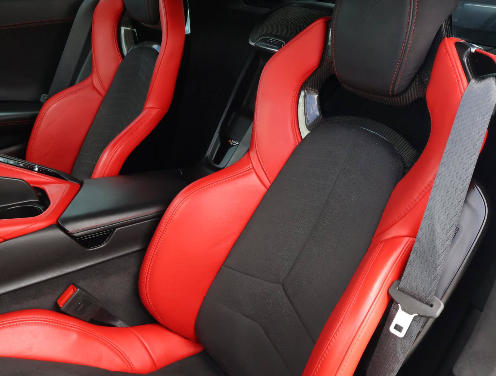 Used 2024 Chevrolet Corvette Stingray Premium Cpe w/ Z51 Performance Package RWD image 12
