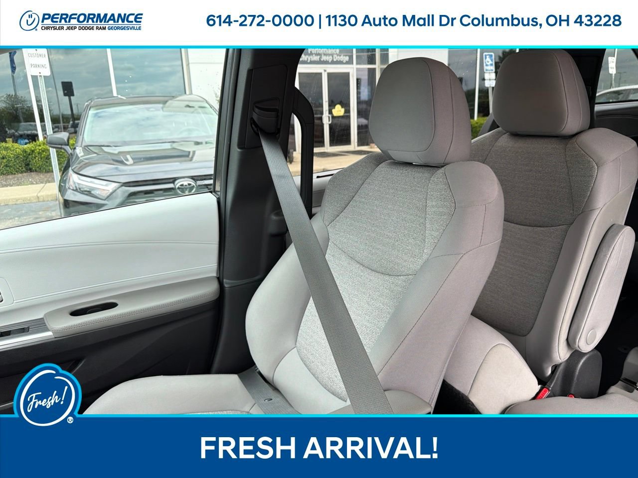 Used 2025 Toyota Sienna LE FWD image 16